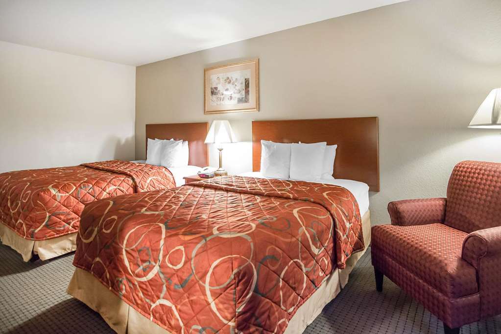 Quality Inn Parsons North Pokoj fotografie