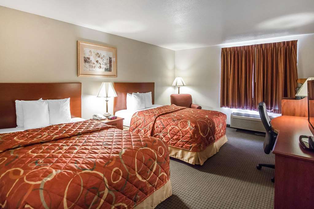 Quality Inn Parsons North Pokoj fotografie